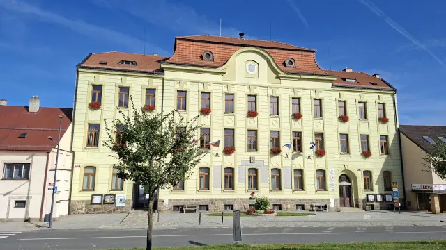 Městský úřad – Úřad / instituce, Třešť